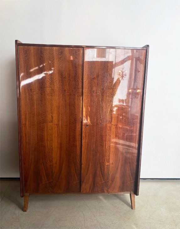 Armoire vintage