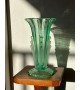 Vase en verre vert