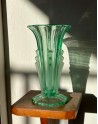 Vase en verre vert