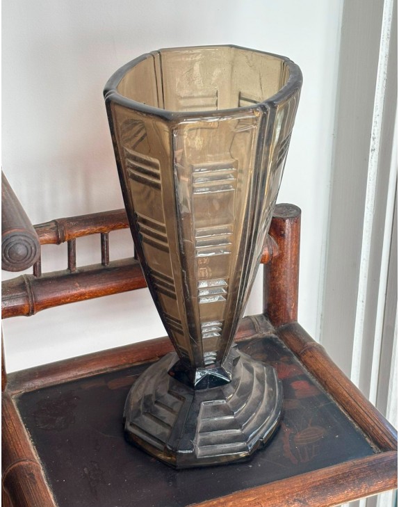 Vase en verre fumé